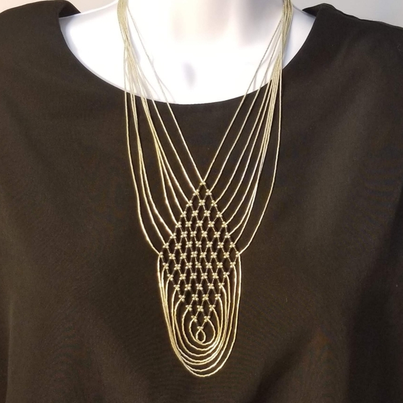 EUC Liquid silver necklace with diamond pattern, vintage, 18in with 4.5in drop - Picture 2 of 6